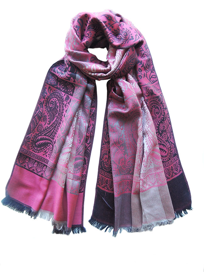 Ladies scarves in a blend of alpaca, cotton and silk.