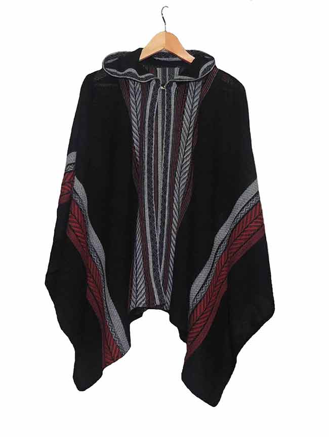 Cape 100% baby alpaca, black Hooded knitted cape /cloak in luxurious super soft and silky baby alpaca wool In black with pattern Sizes: One size fits most. Product code: 001-02-1003 Material: 100% Baby Al