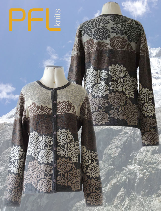 PFL knits: 001-01-2059-01 Vest jacquard gebreid met bloemen patroon, ronde hals en knoopsluiting, baby alpaca