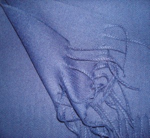 Klassieke sjaal met franjes, blauw