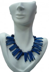 Set necklace & earrings in Taqua