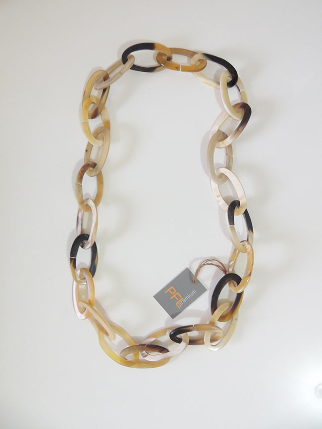 PFL necklace with large oval links made of polished bulls horn