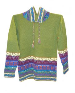 Hooded sweater in alpaca P43 Muru Green.