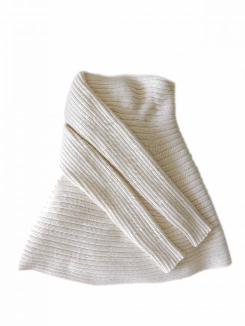 Full knitted open cardigan model Keyla creme white in a soft alpaca blend.