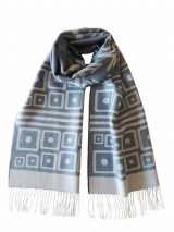 Scarf with graphic pattern and fringes made in baby alpaca, unisex
