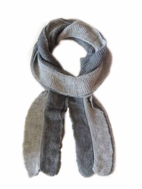 Scarf soft and comfortable, in two colors, grey-dark grey, implemented in three layers of fine knitted baby alpaca and silk.