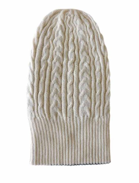 beanie reversible two colors creme -black with cable motif